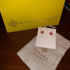 Kendra Scott Taylor earrings in gold